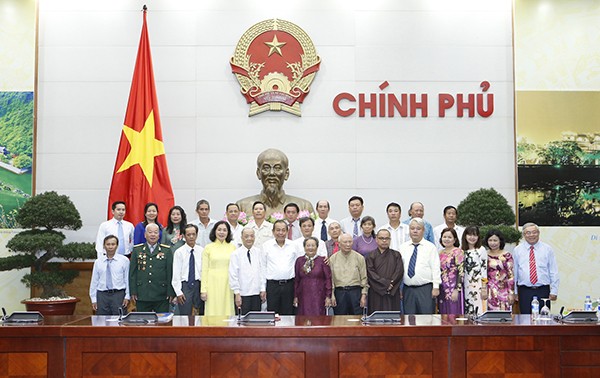Phó Thủ tướng Trương Hòa Bình và đoàn đại biểu người có công Quận 3, TPHCM