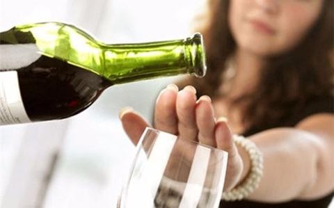 Hạn chế uống rượu để giảm nguy cơ ung thư
