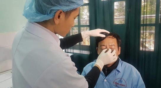 Bắt khẩn cấp người đấm gãy mũi bác sỹ đang cấp cứu bệnh nhân