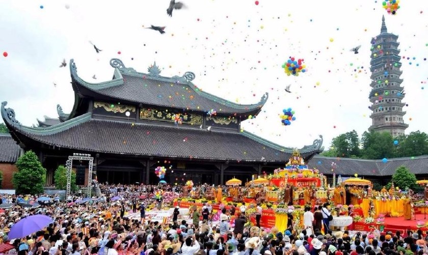 Lễ hội chùa Hương - hành trình về miền đất Phật