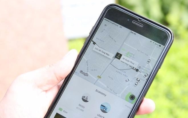 Kiến nghị chính thức cấm xe Uber, Grab trên 11 tuyến phố ở Hà Nội