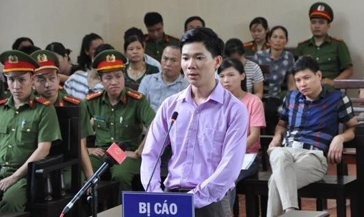 Bác sỹ Hoàng Công Lương bị đề nghị 30 - 36 tháng tù treo