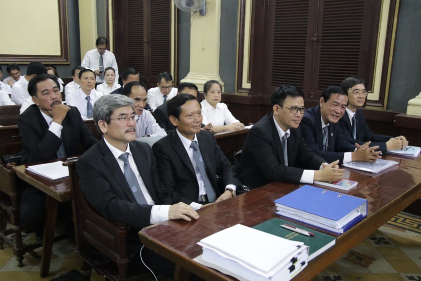 Các luật sư tham gia bảo vệ quyền lợi cho Công ty Phương Trang