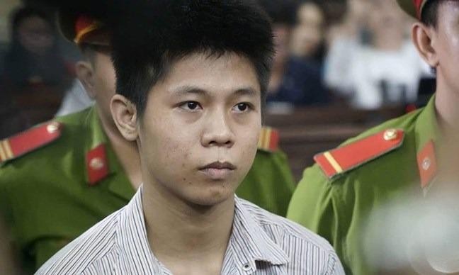 Bị cáo Nguyễn Hữu Tình (18 tuổi, quê An Giang), với cáo buộc Giết người, Cướp tài sản.