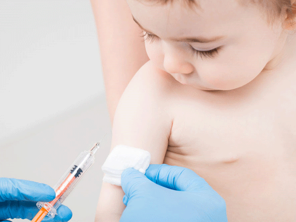 Hết Quinvaxem, Bộ Y tế chỉ đạo đưa vắc xin ComBE Five thay thế