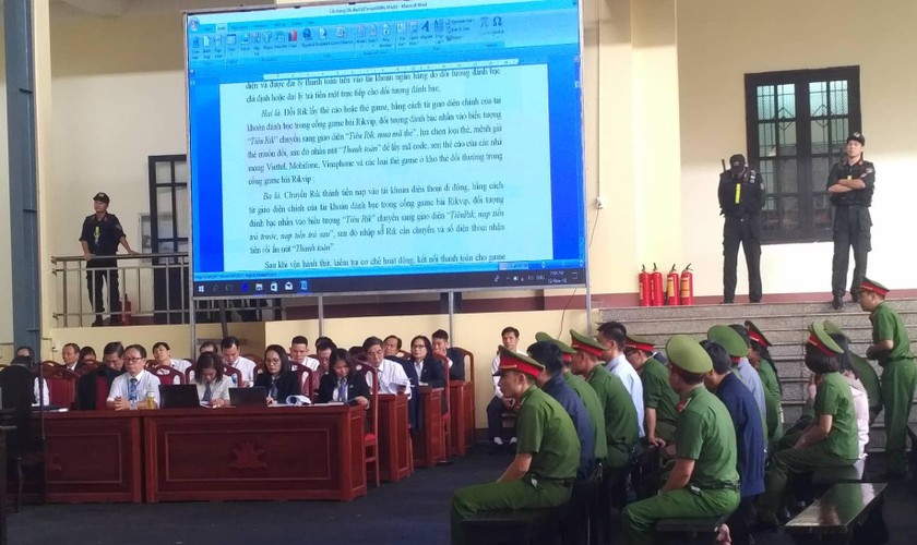 Một buổi không đọc hết cáo trạng tại phiên xử Phan Văn Vĩnh và các bị cáo trong đại án Rickvip
