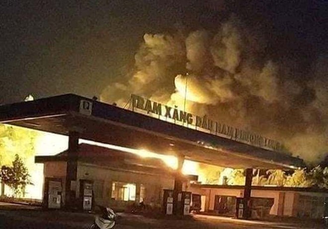 Cháy dữ dội tại cây xăng ở Xuân Lộc, Đồng Nai