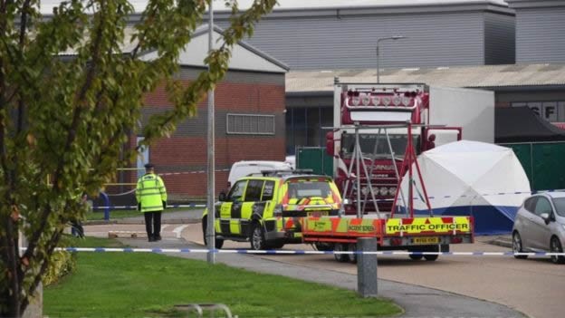Chấn động nước Anh: 39 thi thể được phát hiện trong xe container 