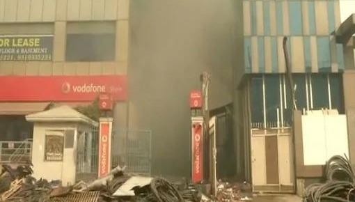 Cháy nổ gây sập nhà máy ở Ấn Độ, nhiều người bị chôn vùi