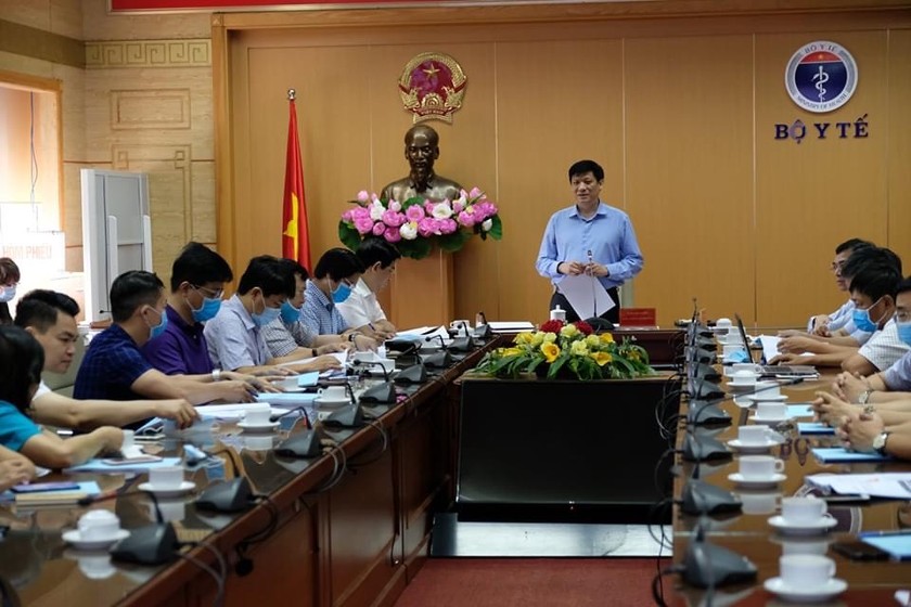 GS. TS. Nguyễn Thanh Long, Quyền Bộ trưởng Bộ Y tế phát biểu tại cuộc họp. - Ảnh: VGP