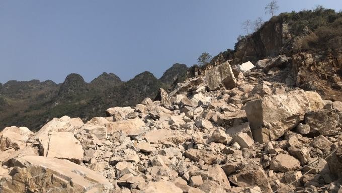 Sạt lở mỏ đá vôi ở Hà Giang nhiều tài sản, máy móc bị vùi lấp