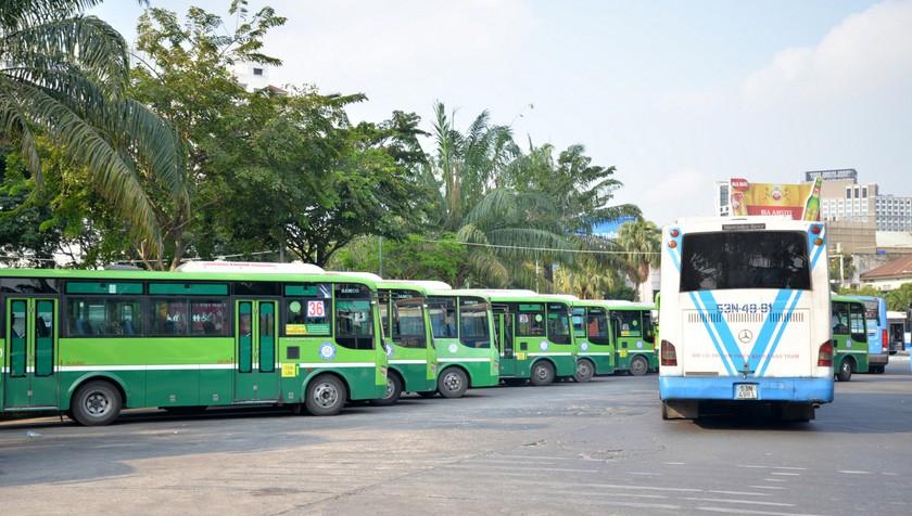 Vì sao xe bus TP HCM ngày càng vắng khách?
