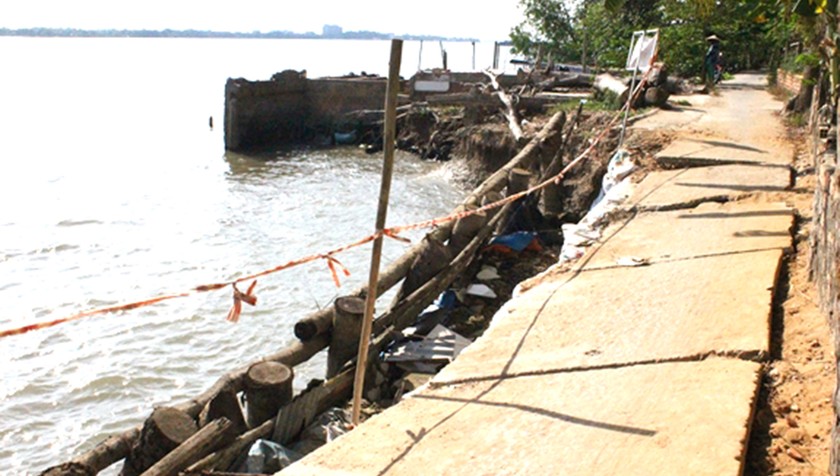 Khai thác nước ngầm quá mức là một trong những nguyên nhân gây sụt lún ở Đồng bằng sông Cửu Long.
