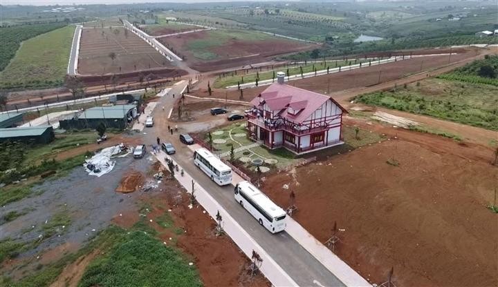 Khu đất rộng 36 ha ở xã Đam B'ri, TP.Bảo Lộc, tỉnh Lâm Đồng bị san lấp, phân lô, bán nền dưới tên dự án Làng sinh thái nghỉ dưỡng La Mélodie.