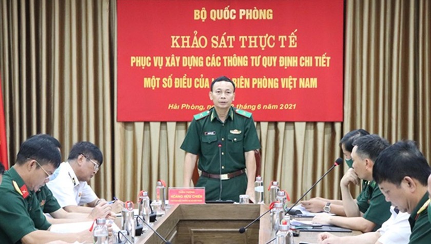 Thiếu tướng Hoàng Hữu Chiến khảo sát thực tế phục vụ xây dựng các thông tư hướng dẫn các nghị định của Luật BPVN tại Hải Phòng.
