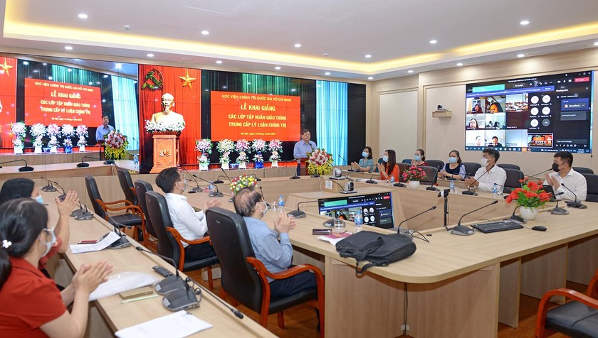  Học viện Chính trị quốc gia Hồ Chí Minh tổ chức Lễ khai giảng trực tuyến các lớp tập huấn giáo trình trung cấp lý luận chính trị .