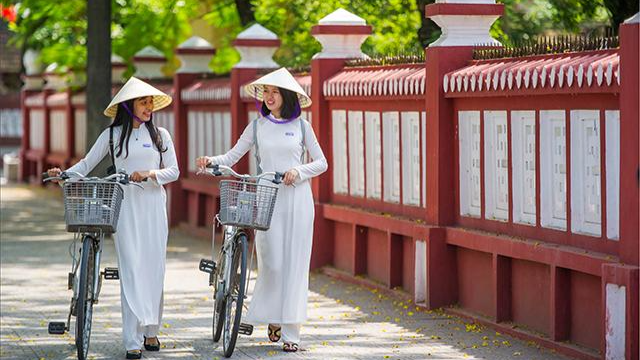 Sở Văn hóa - Thể thao tỉnh Thừa Thiên - Huế đã có văn bản vận động người dân mặc áo dài trong tuần lễ diễn ra Liên hoan phim.