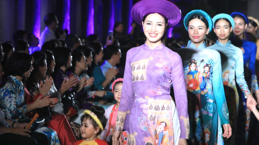 Bản sắc văn hóa giúp định hình ngành thời trang, may mặc Việt trên quốc tế. 