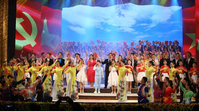 Hội nghị Văn hóa toàn quốc triển khai thực hiện Nghị quyết Đại hội Đảng XIII diễn ra sáng qua (24/11) tại Hà Nội.