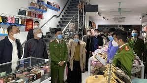 Vợ chồng cửa hàng quần áo ở Thanh Hóa đã bị khởi tố.