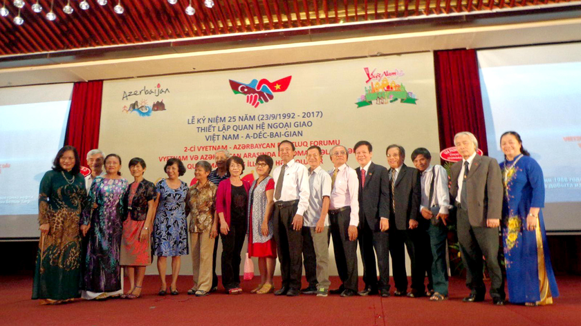  Hội viên Hội Hữu nghị Việt Nam - Azerbaijan dự Lễ kỷ niệm 25 năm thiết lập quan hệ ngoại giao Việt Nam - Azerbaijan.