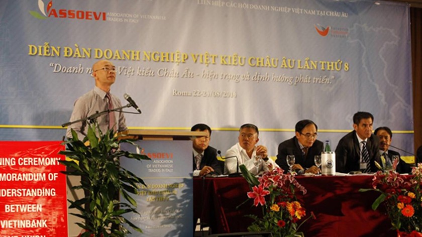 Ông Trần Thanh Hải phát biểu trong một sự kiện ở Ý.