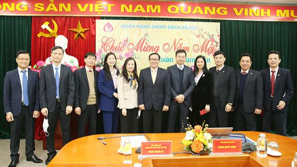 Phó Thống đốc NHNN Việt Nam Phạm Thanh Hà cùng Lãnh đạo NHCSXH tại buổi giao ban đầu Xuân 2022.