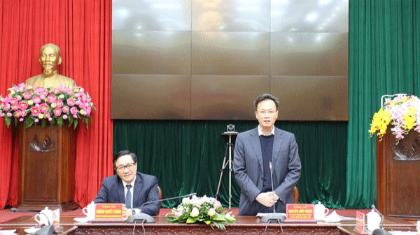 Bí thư Tỉnh ủy Hưng Yên Nguyễn Hữu Nghĩa phát biểu tại buổi làm việc với Đoàn công tác NHCSXH.