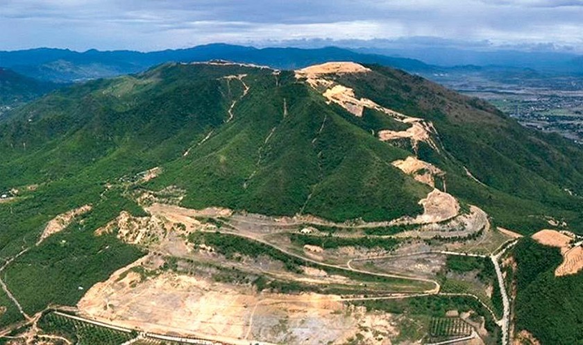 "Xẻ thịt” núi Chín Khúc - một vụ án vi phạm quy định về quản lý đất, vi phạm quy hoạch tại Khánh Hòa.