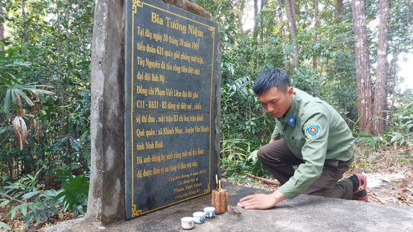 Bia tưởng niệm chiến sĩ Tiểu đoàn 631 đã hy sinh.