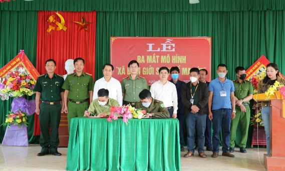 Công an xã Hạnh Lâm, huyện Thanh Chương ra mắt mô hình “Xã biên giới sạch ma túy”. 