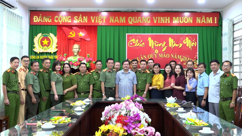 Ông Lâm Minh Công, Bí thư Huyện ủy huyện châu thành thăm chúc Tết các cơ quan, đơn vị