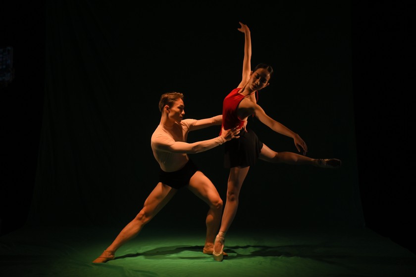 Sự độc đáo của vở vũ kịch Đông Hồ khi truyền thống hội hoạ dân gian kết hợp cùng nghệ thuật cổ điển và đương đại của thế giới.(ảnh Nhà hát Vũ kịch Việt Nam).