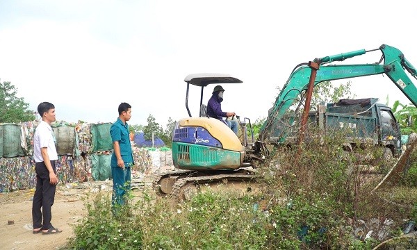 Công tác xử lý vi phạm đất đai, lập lại trật tự xây dựng trên địa bàn huyện Yên Lạc luôn được quan tâm, chú trọng. (Ảnh: Lê Trang) 