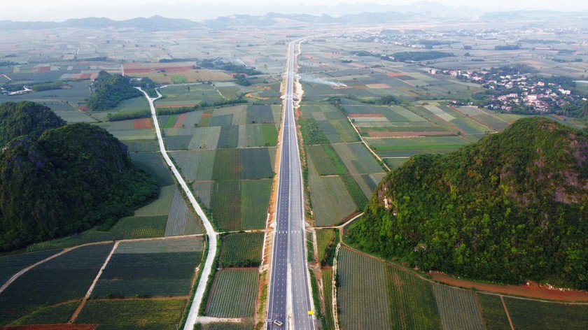Cao tốc Mai Sơn - QL45 vừa được đưa vào khai thác hôm 29/4.