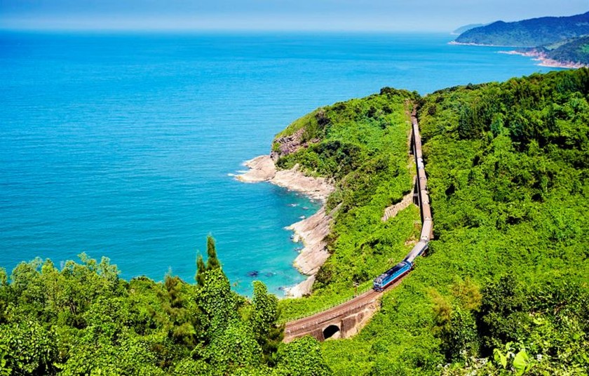 Việt Nam đã lọt top 9 hành trình du lịch bằng tàu ngoạn mục nhất thế giới. (Nguồn: Internet)