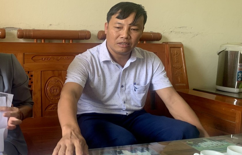  Ông Hà Ngọc Viên, Chủ tịch UBND xã Đồng Trung trao đổi với PV về vụ việc. 