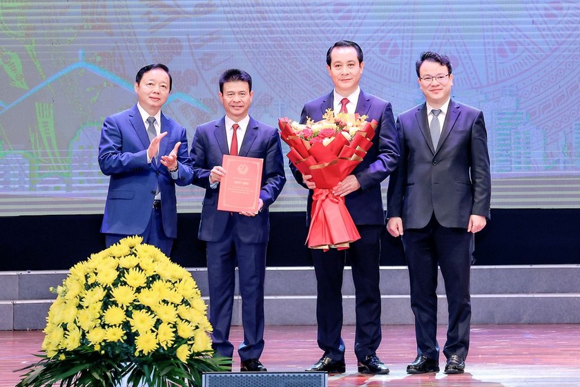 Phó Thủ tướng Chính phủ Trần Hồng Hà trao Quyết định phê duyệt Quy hoạch tỉnh Vĩnh Phúc thời kỳ 2021-2030, tầm nhìn đến năm 2050