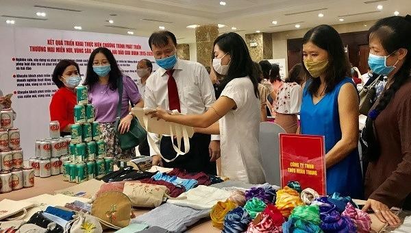 Người Việt dùng hàng Việt: Tạo chỗ đứng cho hàng Việt trên thị trường