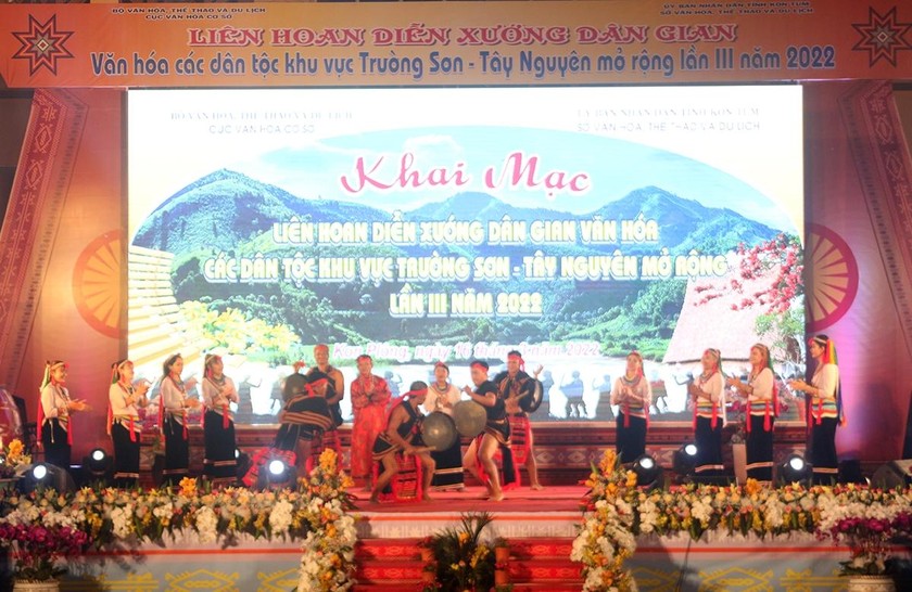 Kon Tum: Khai mạc Liên hoan diễn xướng dân gian văn hoá các dân tộc Trường Sơn – Tây Nguyên