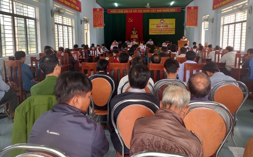 Quang cảnh buổi tiếp xúc cử tri tại huyện Mang Yang