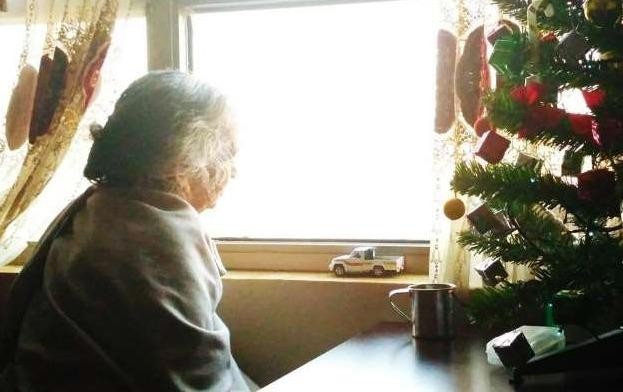 Bà cụ bị ung thư cô đơn nhắn tin tìm bạn mùa Giáng sinh (Ảnh minh họa)
