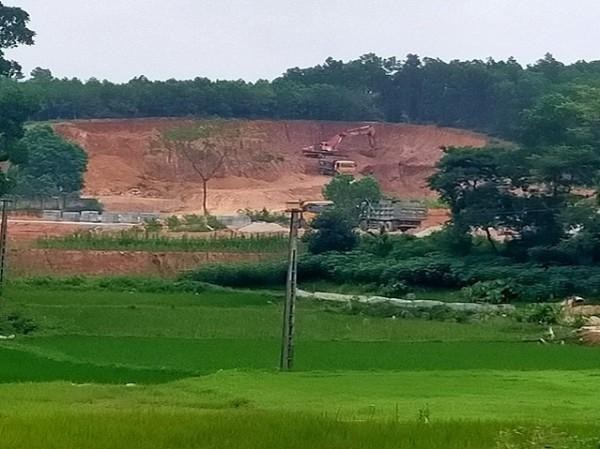 May móc rầm rộ khai thác đất trái phép tại khu 1, xã Hà Lộc, TX Phú Thọ