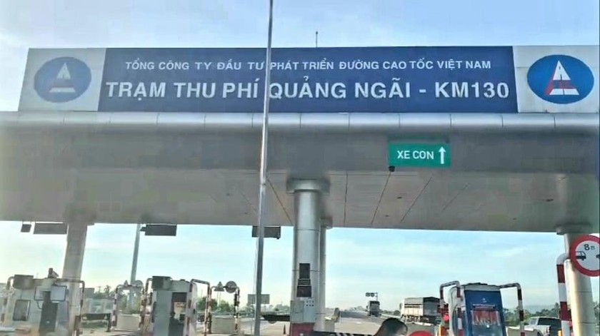 Trạm thu phí BOT Quảng Ngãi - KM130 thuộc Tổng Công ty Phát triển Đường cao tốc Việt Nam (VEC). 