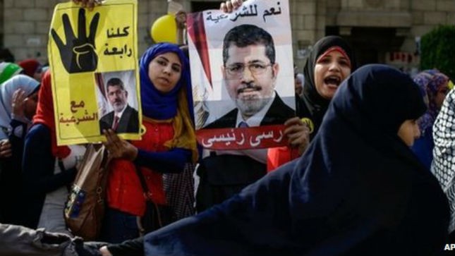 Bắt đầu phiên xét xử cựu Tổng thống Morsi
