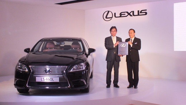 LEXUS giới thiệu khách Việt 5 mẫu xe đỉnh cao  