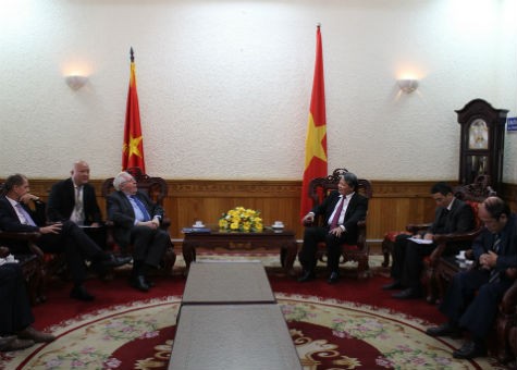 Bộ trưởng Hà Hùng Cường tiếp xã giao Chủ tịch danh dự Viện KAS