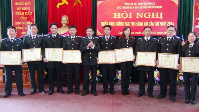 Cục THADS Tuyên Quang tặng thưởng cho các cá nhân, tập thể đạt thành tích xuất sắc