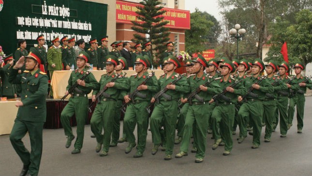 Tuổi trẻ BTL Thủ đô Hà Nội Duyệt đội ngũ trong buổi lễ