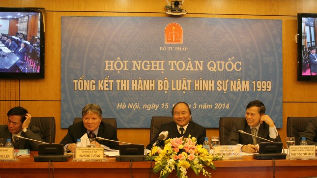 Phó Thủ tướng cùng Bộ trưởng Bộ Tư pháp và một số lãnh đạo Bộ, ngành chủ trì Hội nghị